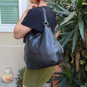 Black Linea Pelle Convertible Leather Shoulder Bag with Beautiful Details